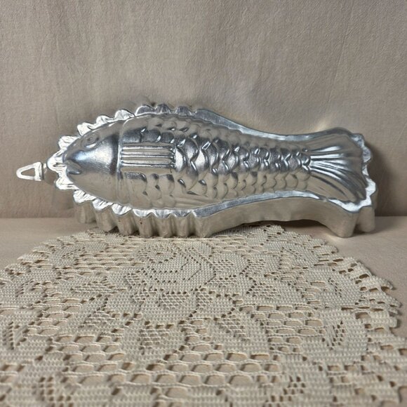 None Other - Vintage Fish Shaped Aluminum Jello Gelatin Dessert Mold 12" Long